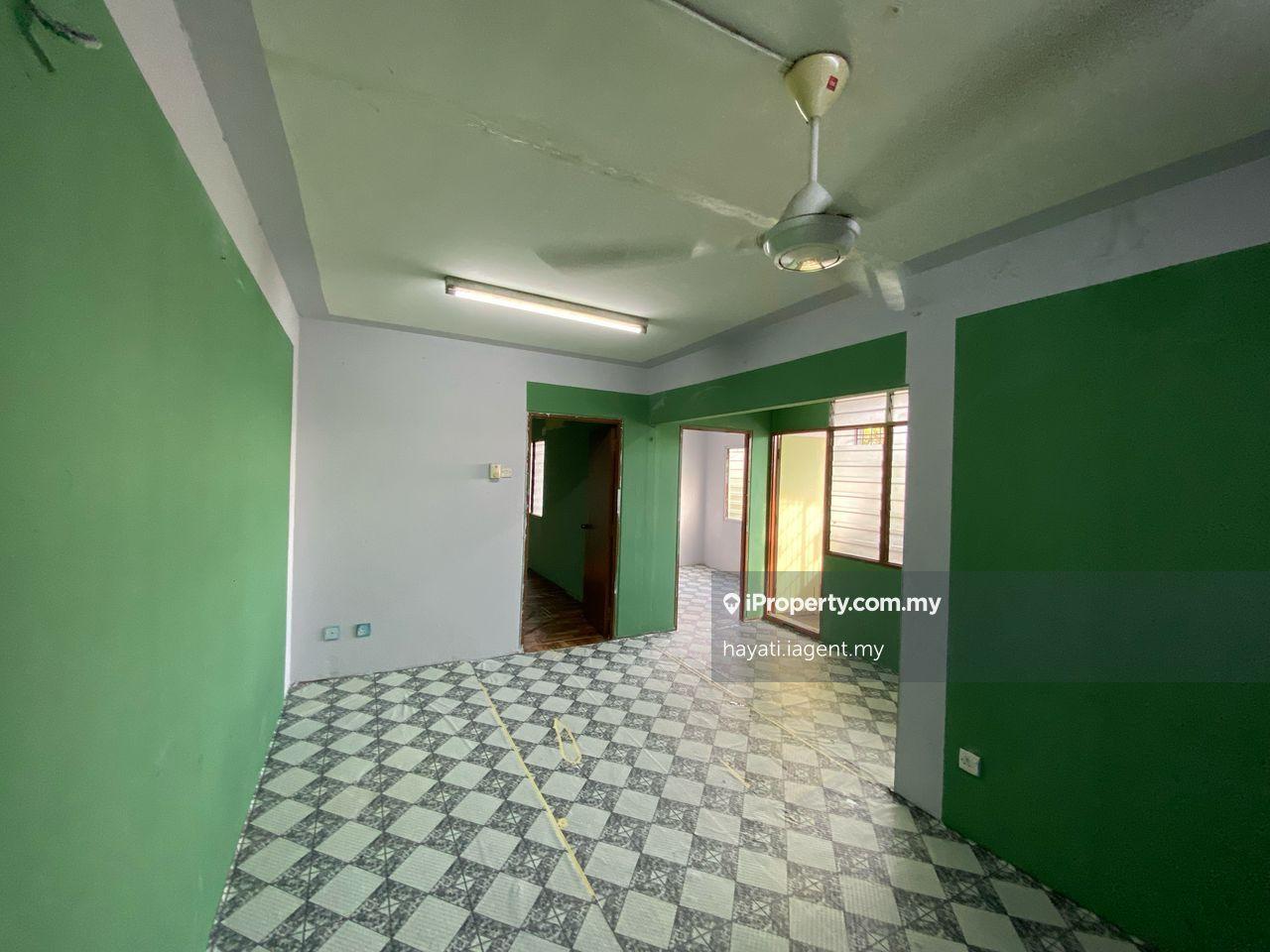 Pangsapuri untuk Dijual di PKNS Seri Kembangan oleh hayati.iagent.my - iProperty.com.my