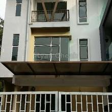 Terrace house for Sale