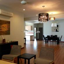 Spacious Lakes Condo 1500sf, Nearby Amenities