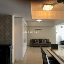 Spacious 4-rooms Condominium for Sale