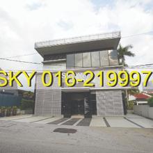 Commercial bungalow for Sale