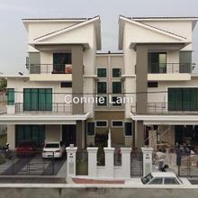 Semi-D house for Rent