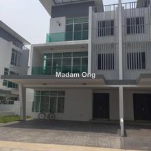 Semi-D house for Rent