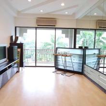 Apartment for Rent 4th floor walk up apartment 