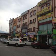 3sty Shop-office for Sale. Fully tenanted. Walking distance Banks