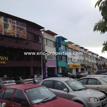 Shop-office for Rent. Walking distance Banks & Malls