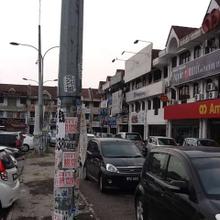 Shop-office for Rent. Walking distance Banks & Malls