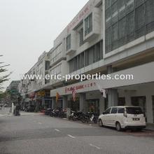 Freehold Shop for Sale. Walking distance Banks & Malls. Below market. 