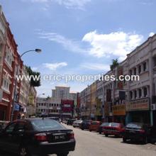 Shop-office for Rent. Walking distance Banks & Malls