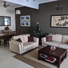 Nice house,very well kept,move in condition