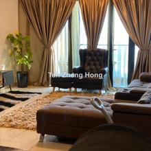 The Reach Condominium Renovated High Floor Freehold