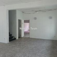 Big compound, able to park 4-5 cars, original unit 