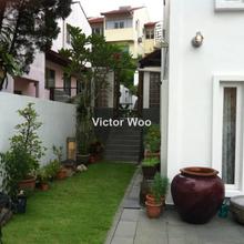 Modern move-in condition semi-detached house for sale