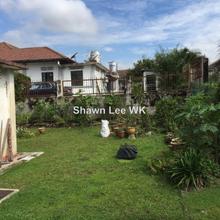 Commercial bungalow for Sale