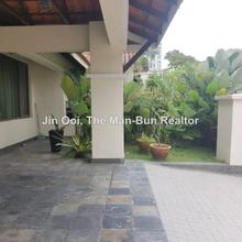 Semi-D house for Rent