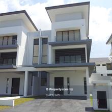 Semi-D house for Sale