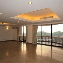 Spacious with large balcony. Panoramic view. Low density. 