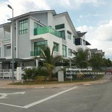 3 Storey With Private Pool