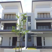 Semi-D house for Sale
