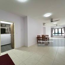 High-Floor Renovated Cozy Unit 