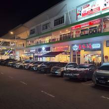 Strategic Ground Floor shop with same row of Food & Beverage business