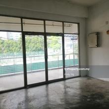Strategically located office unit with good exposure