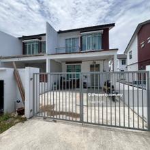 Nice Condition & Below Market 2 Storey End Lot Call Elwin For Viewing
