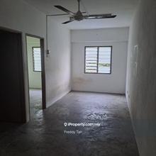 Taman jade Un-furnished Free parking 