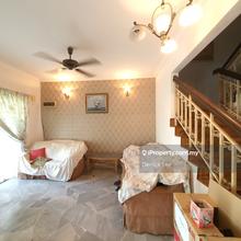 Usj 20 gated and guarded