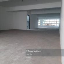 Vacant now, Ready to move in! 