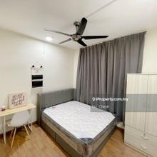 Female Unit Medium Room For Rent,Free Utilities Free Wifi