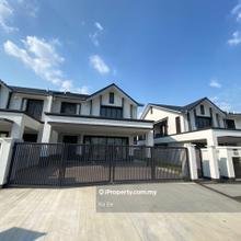 Facing Playground , Brand New Luxury Spacious Semi D 