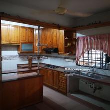 House for sale at SS 1 Kampung Tunku