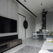 Free 70% Furnished, Ready move in, High cash back, Beside Uni & Mall