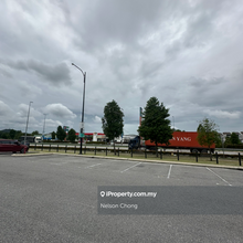 Facing mainroad Shop for Rent