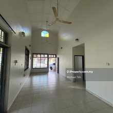 Taman Pelangi indah 1.5 sty corner house for rent 
