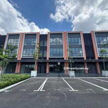 Wonderful unit location about garden square suitable for any retails 