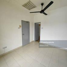 Makyong Bandar Bukit Raja 1 Storey 20x65 Basic Unit For Rent