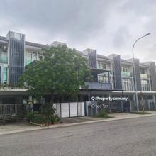 Bangi Avenue 3 Storey 7 Rooms 7 Baths for Rent 