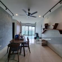 Freehold, Low Dense, Wide Balcony! Ready viewing!