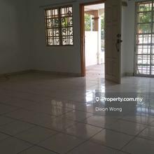 Corner lot saujana puchong with big land