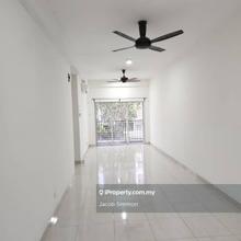 Basic unit with 2ac units, perfect to deco and make it your own home !