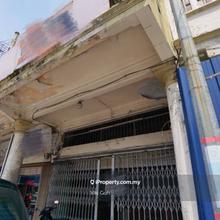 Three Storey Shoplot For Sell 