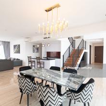 Penthouse - A rare gem: dual views of the sea and city view!