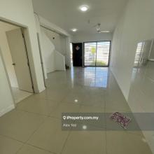 Cheap rent, rdy move in, basic unit, 4r3b 2 carpark, well kept unit