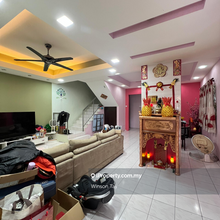 Endlot unit, Freehold, renovated unit