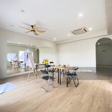 Super Cheap / Corner Unit / Renovated / Freehold