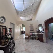 Well kept basic single storey house. Flat land. Quiet street