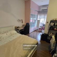 Limited End Lot Unit With Good Condition