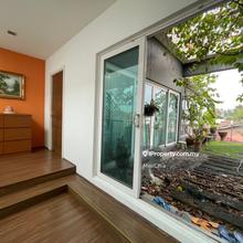 Freehold Semi-D, exclusive unit, excellent location in Petaling Jaya